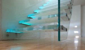 escalier-en-verre-suspendu